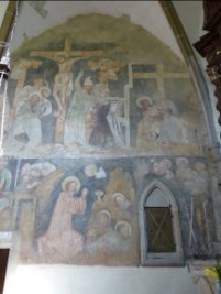 Gotická malba v presbytáři.
